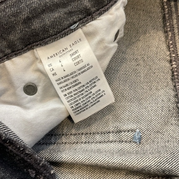 American Eagle distressed black/charcoal
Grey Jeans size 4 short - Picture 2 of 4